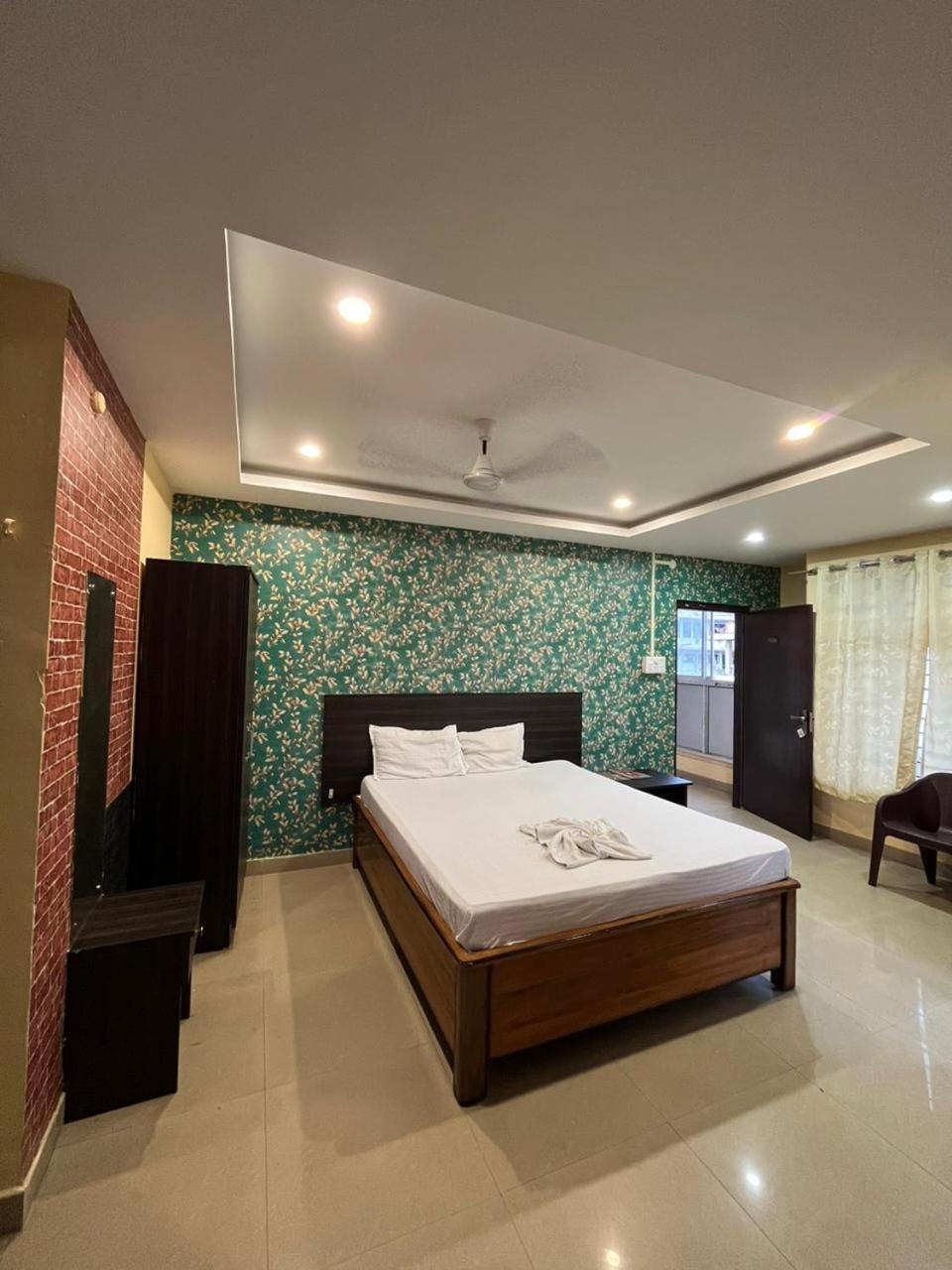 H K Residency Near Kalakshetra Hotel Гувахати Екстериор снимка