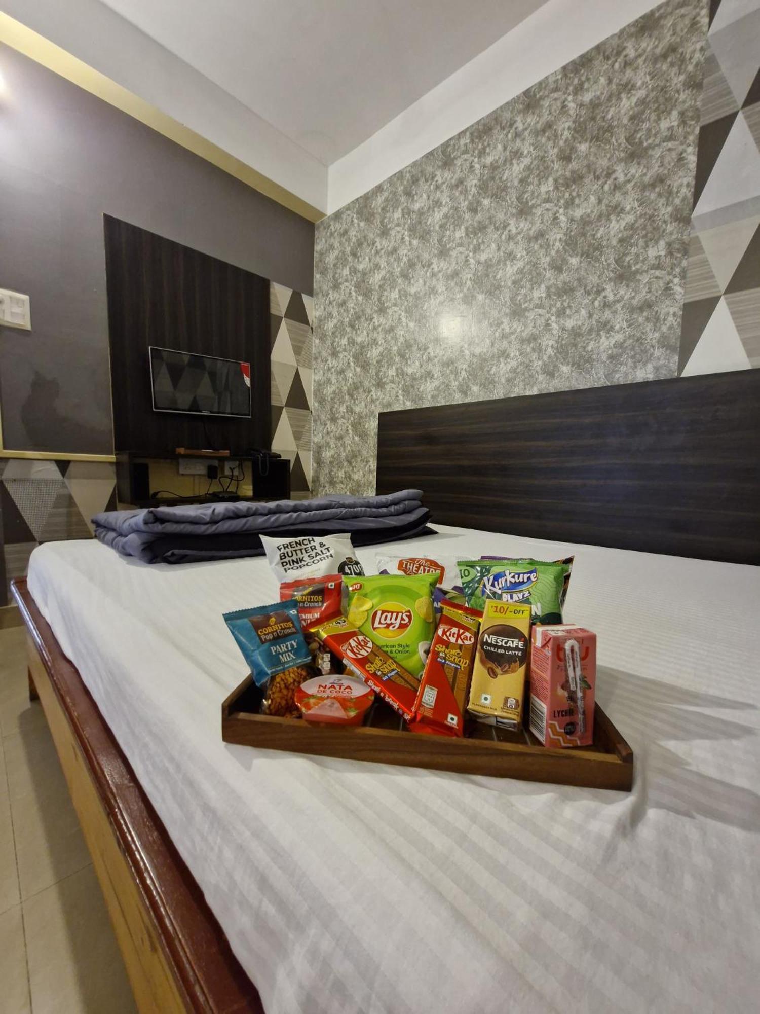 H K Residency Near Kalakshetra Hotel Гувахати Екстериор снимка